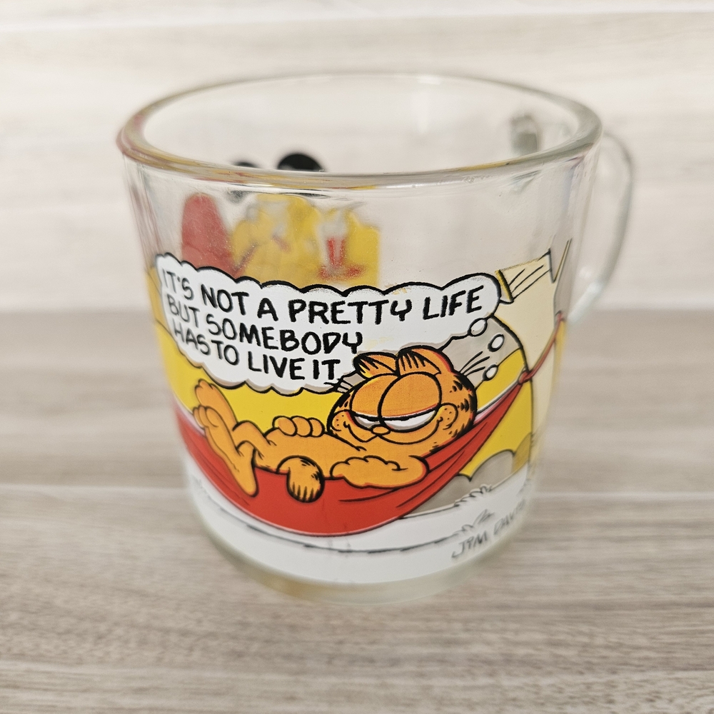 VINTAGE Garfield Glass Mug with Comic Design